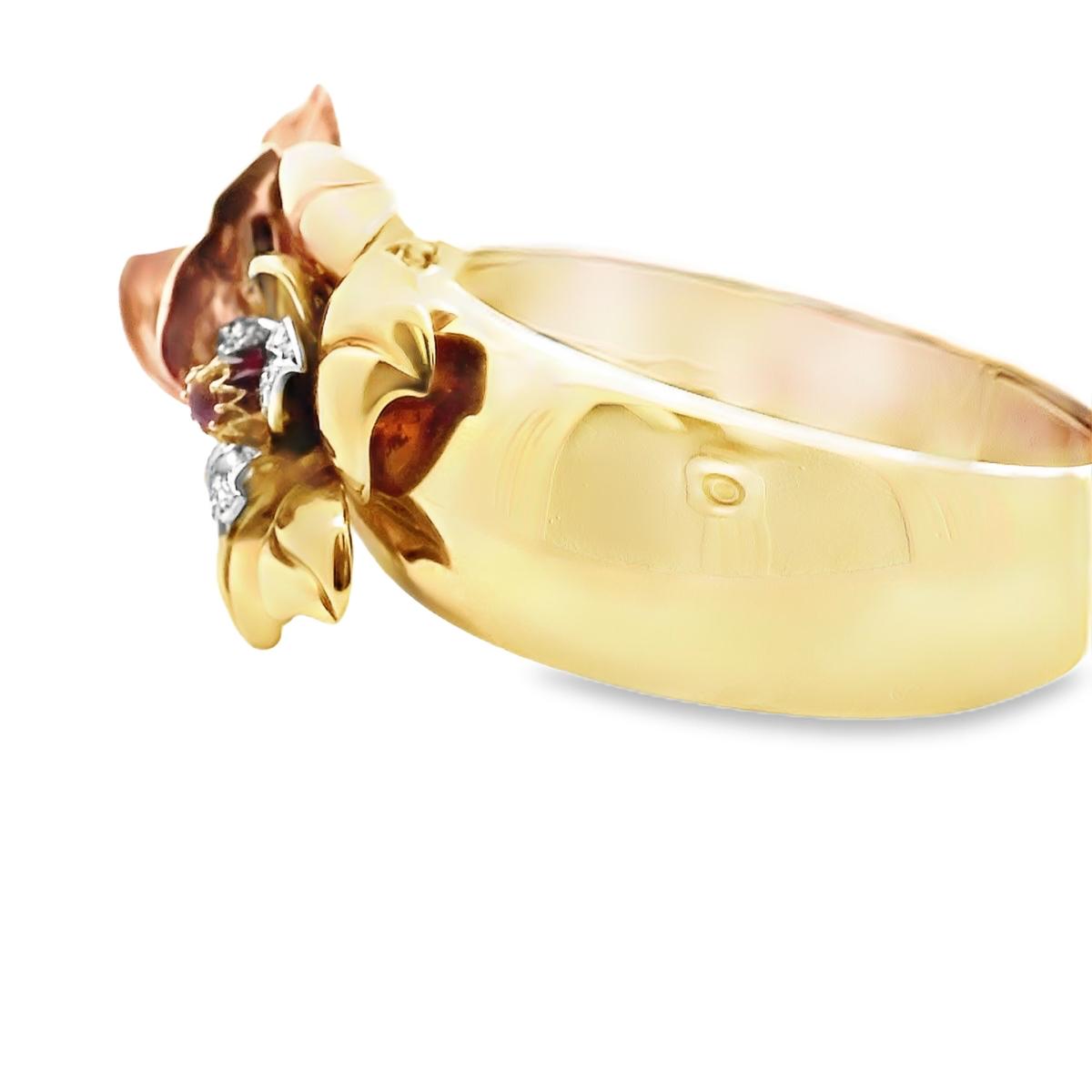 A French 18K Yellow Gold bracelet Featuring Two Removable Floral Brooches