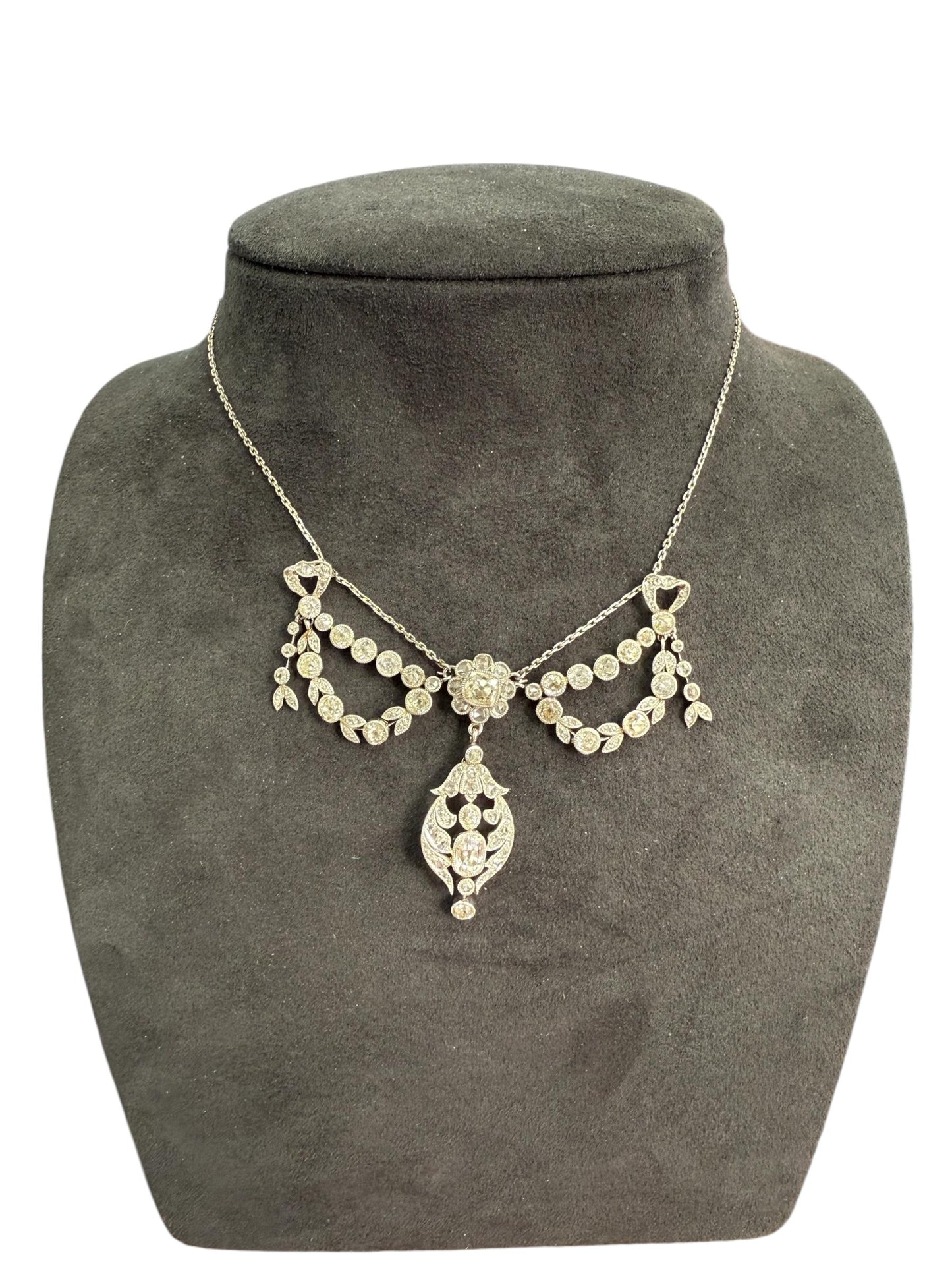 Platinum Belle Epoque circa 1910 Bow Diamond  Necklace - 22.90grs  - D9.5cts 16