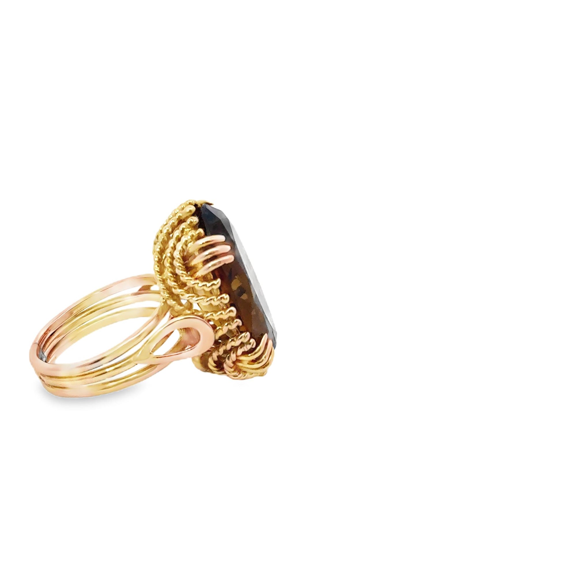 An 18kt Yellow Gold and Citrine Ring