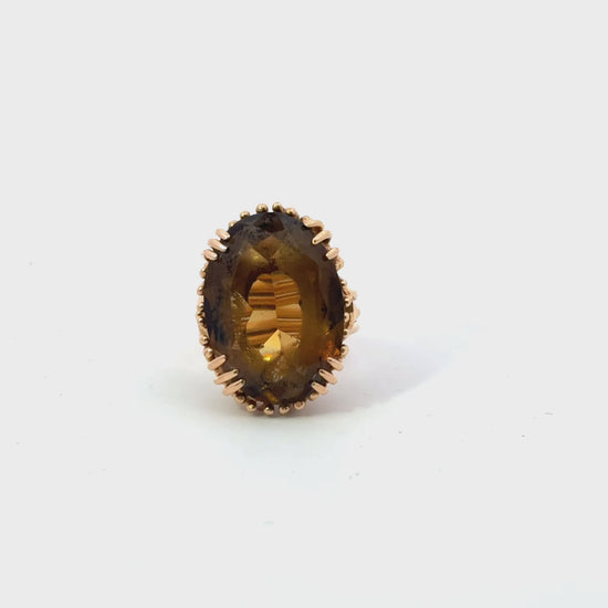 An 18kt Yellow Gold and Citrine Ring